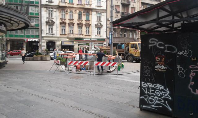 Kao što rekosmo, prolaz je bio zatvoren