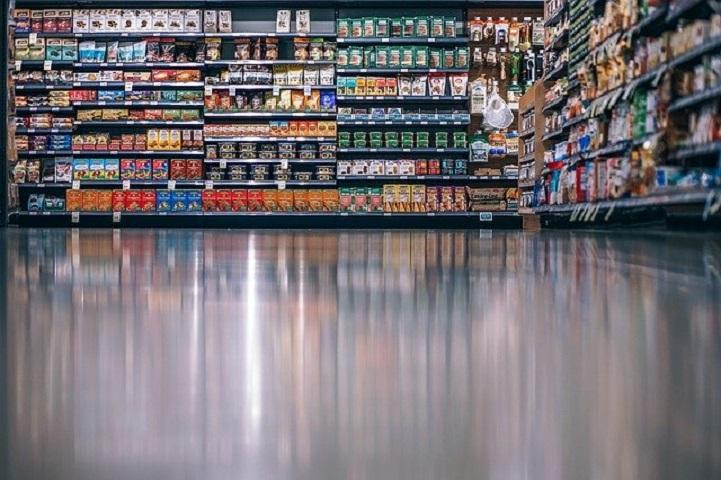 aisle-3105629_640.jpg