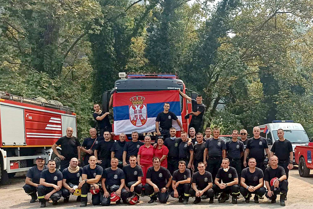 Odbranili Eviju Od plamena: Srpski vatrogasci se vratili iz Grčke (foto)